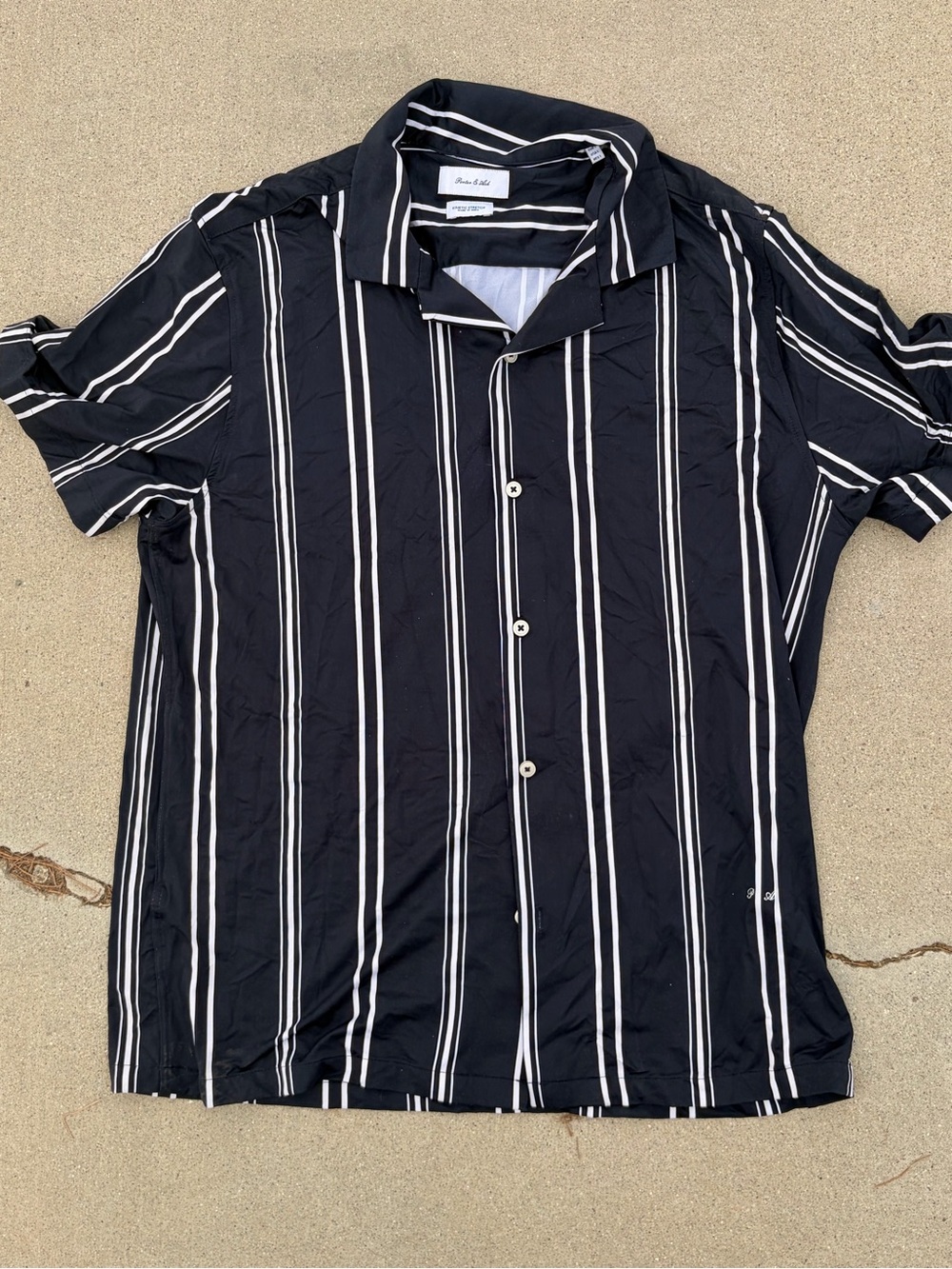 Men's Black Vertical Stripe Short-Sleeve Button-Down Shirt